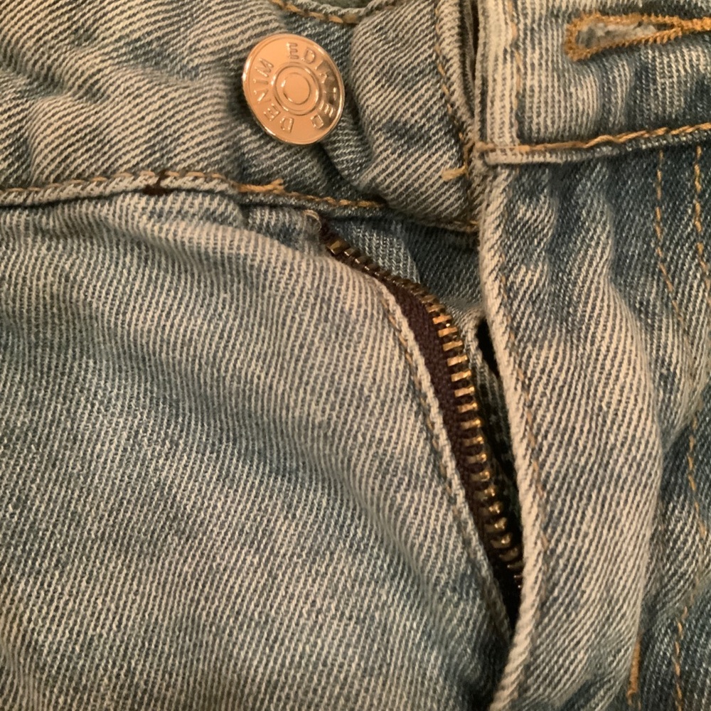 NWOT Edikted Raelynn Washed Low Rise Jeans - Picture 4 of 5